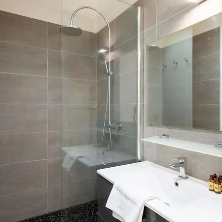 1 Bedroom#pereire#paris 17 Apartment *